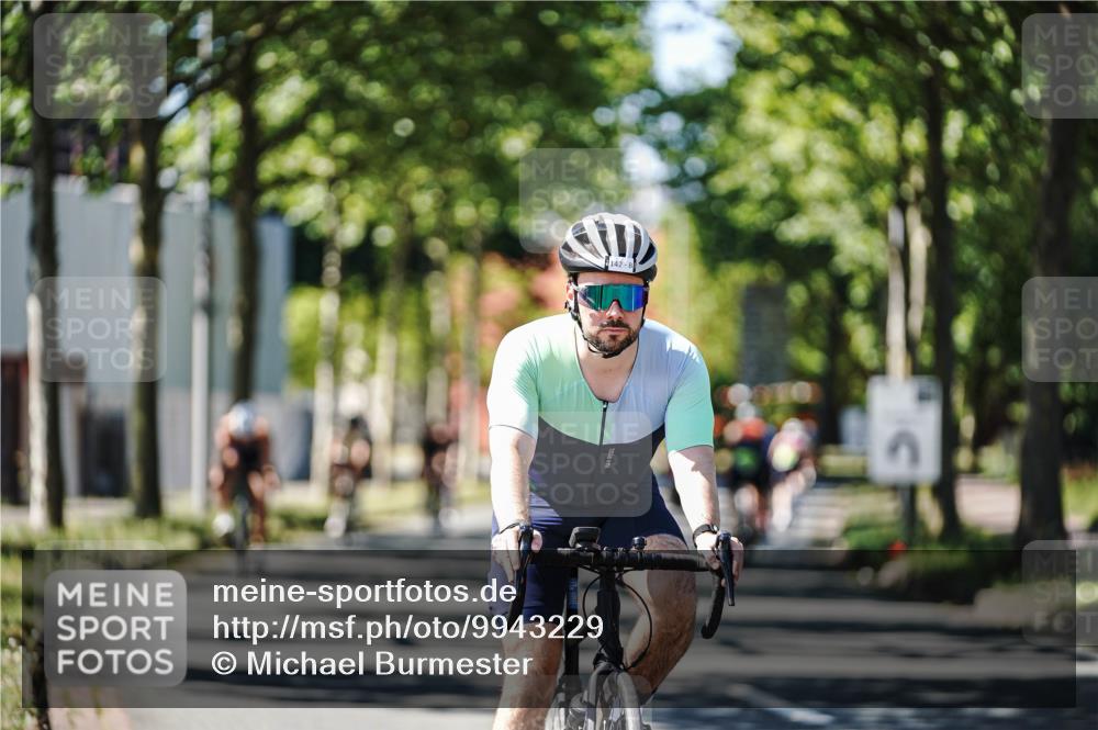 09.08.2026 - GEWOBA Citytriathlon Bremen Michael Burmester http://msf.ph/oto/9943229 09.08.2026 14:41:29 Radfahren 142, 213, 223, 230, 231, 264, 342, 422, 435, 471 meine-sportfotos.de