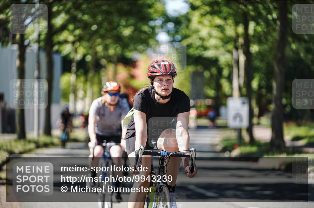 09.08.2026 - GEWOBA Citytriathlon Bremen Michael Burmester http://msf.ph/oto/9943239 09.08.2026 14:41:36 Radfahren 142, 213, 223, 230, 255, 342, 389, 419, 435, 471 meine-sportfotos.de
