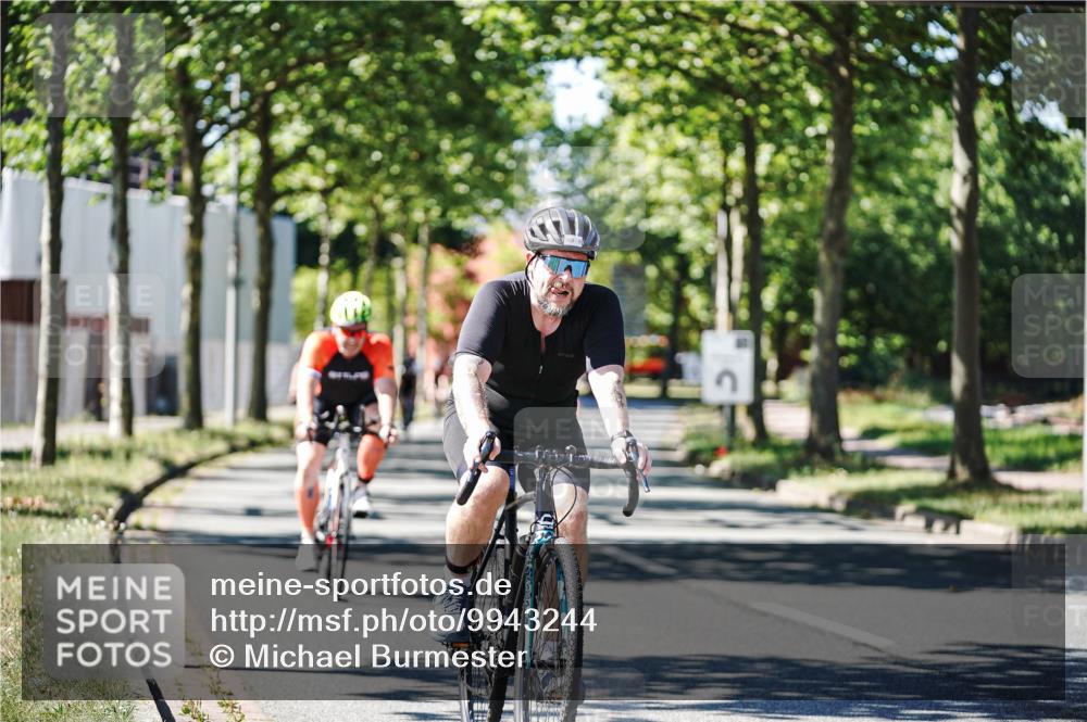 09.08.2026 - GEWOBA Citytriathlon Bremen Michael Burmester http://msf.ph/oto/9943244 09.08.2026 14:41:41 Radfahren 138, 212, 213, 230, 255, 311, 313, 342, 389, 394, 411, 419, 435, 471, 519 meine-sportfotos.de