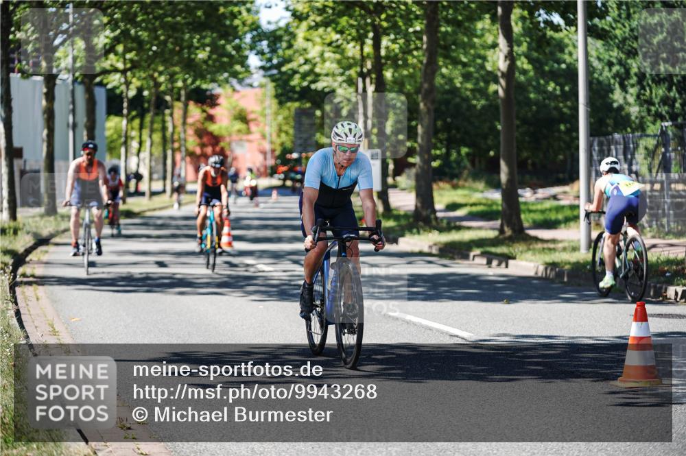 09.08.2026 - GEWOBA Citytriathlon Bremen Michael Burmester http://msf.ph/oto/9943268 09.08.2026 14:41:59 Radfahren 138, 262, 381, 397, 424, 437, 441, 467, 468 meine-sportfotos.de