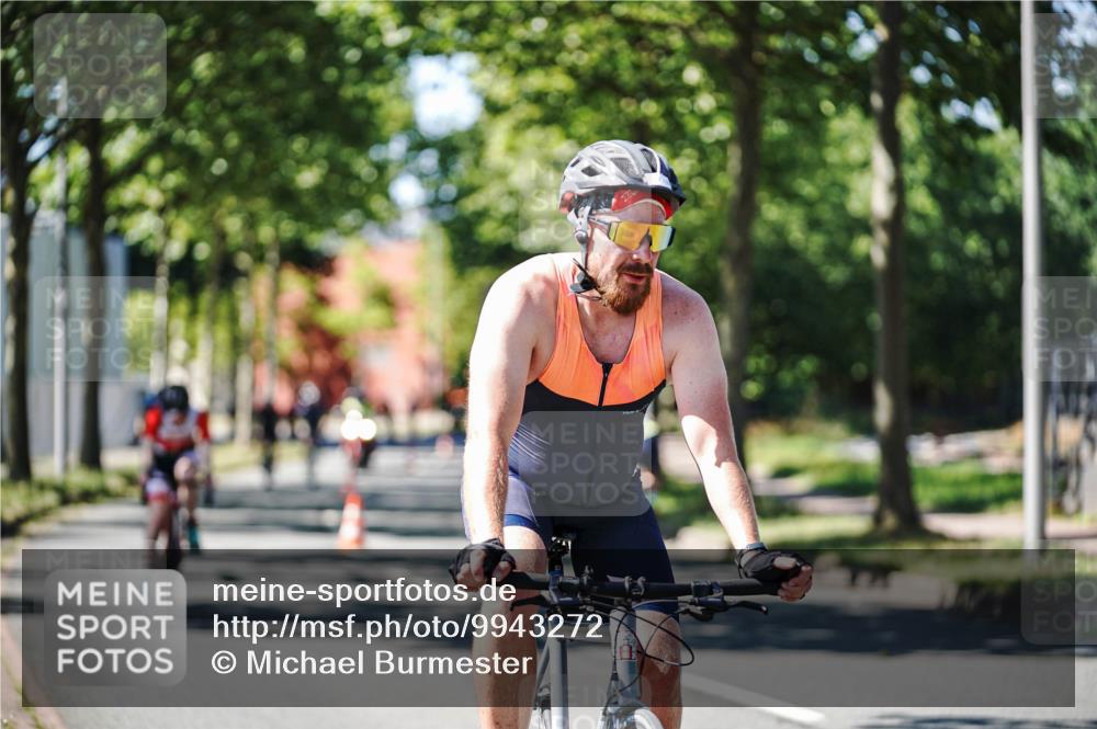 09.08.2026 - GEWOBA Citytriathlon Bremen Michael Burmester http://msf.ph/oto/9943272 09.08.2026 14:42:01 Radfahren 262, 381, 397, 424, 437, 441, 467, 468 meine-sportfotos.de