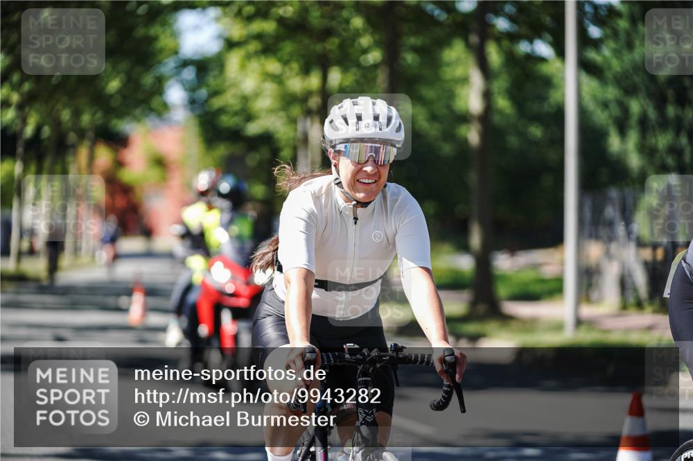 09.08.2026 - GEWOBA Citytriathlon Bremen Michael Burmester http://msf.ph/oto/9943282 09.08.2026 14:42:07 Radfahren 214, 252, 262, 299, 379, 381, 397, 424, 437, 441, 467, 468 meine-sportfotos.de
