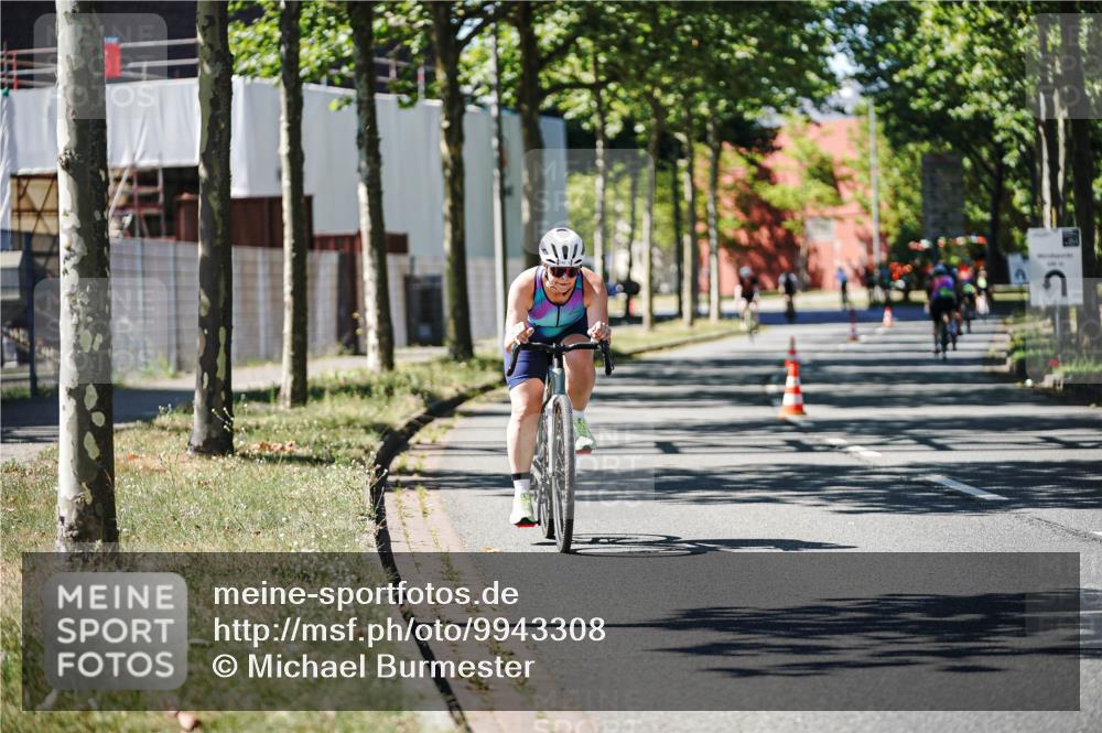 09.08.2026 - GEWOBA Citytriathlon Bremen Michael Burmester http://msf.ph/oto/9943308 09.08.2026 14:42:53 Radfahren 348, 472 meine-sportfotos.de