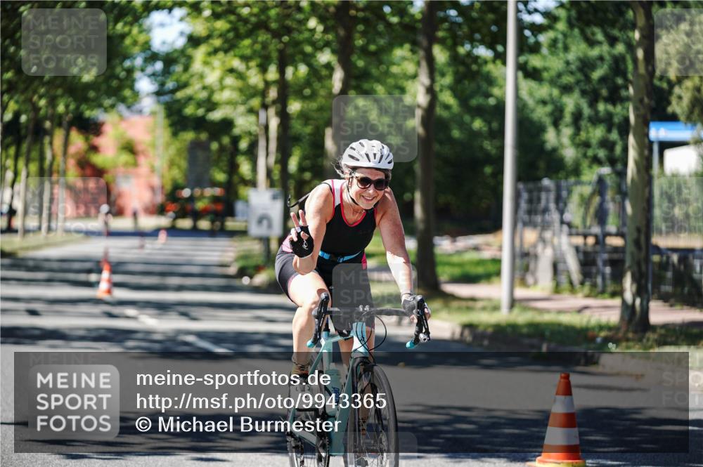09.08.2026 - GEWOBA Citytriathlon Bremen Michael Burmester http://msf.ph/oto/9943365 09.08.2026 14:43:50 Radfahren 198, 452, 516 meine-sportfotos.de