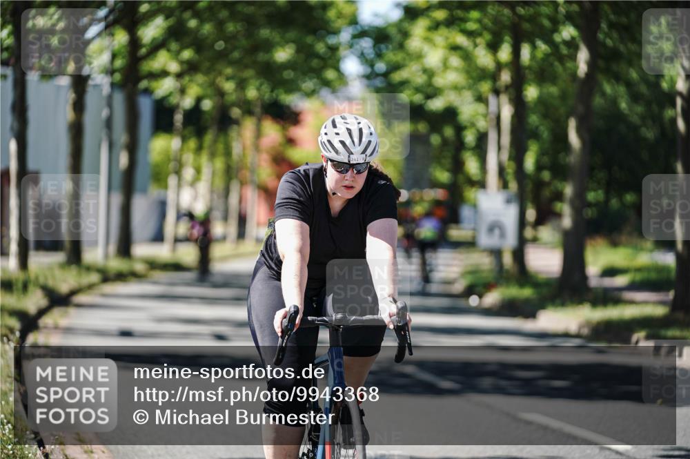 09.08.2026 - GEWOBA Citytriathlon Bremen Michael Burmester http://msf.ph/oto/9943368 09.08.2026 14:44:05 Radfahren 107, 209, 241 meine-sportfotos.de