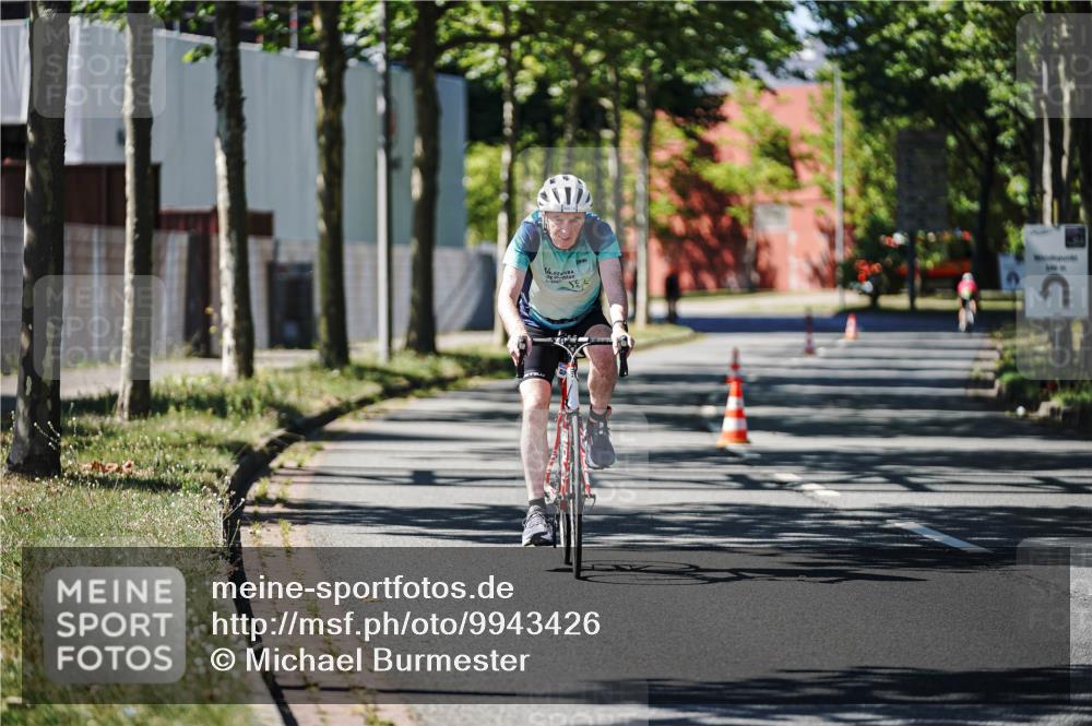 09.08.2026 - GEWOBA Citytriathlon Bremen Michael Burmester http://msf.ph/oto/9943426 09.08.2026 14:45:37 Radfahren 296, 380, 460, 465, 474, 499, 505 meine-sportfotos.de