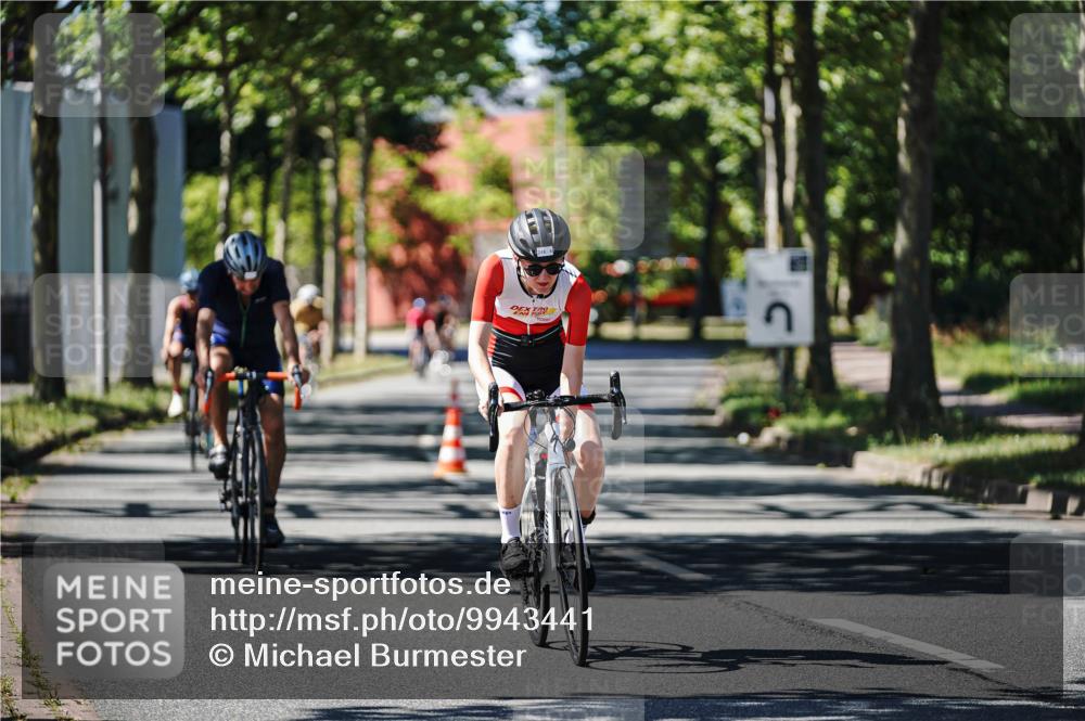 09.08.2026 - GEWOBA Citytriathlon Bremen Michael Burmester http://msf.ph/oto/9943441 09.08.2026 14:45:53 Radfahren 246, 248, 332, 367, 451, 465, 496, 524 meine-sportfotos.de