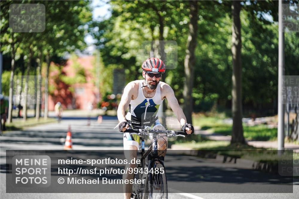 09.08.2026 - GEWOBA Citytriathlon Bremen Michael Burmester http://msf.ph/oto/9943485 09.08.2026 14:46:56 Radfahren 392, 414, 447, 464, 483, 488, 506 meine-sportfotos.de