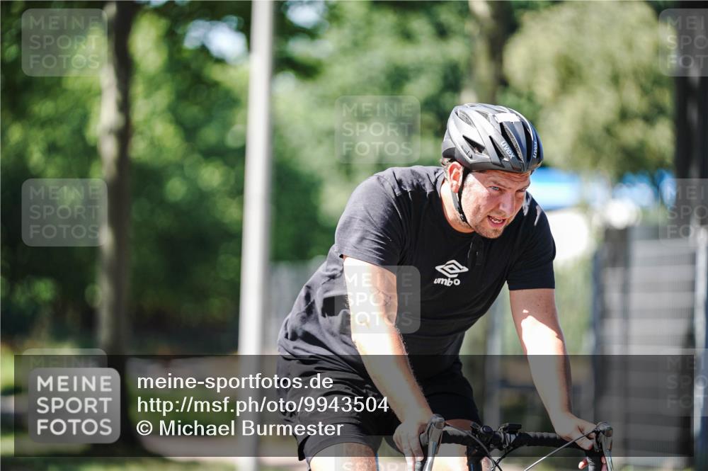 09.08.2026 - GEWOBA Citytriathlon Bremen Michael Burmester http://msf.ph/oto/9943504 09.08.2026 14:47:45 Radfahren 104, 387, 491, 492 meine-sportfotos.de