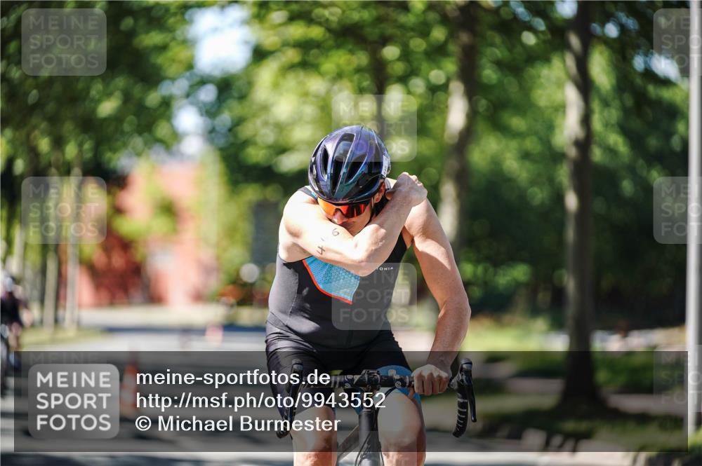 09.08.2026 - GEWOBA Citytriathlon Bremen Michael Burmester http://msf.ph/oto/9943552 09.08.2026 14:49:49 Radfahren 446, 504 meine-sportfotos.de