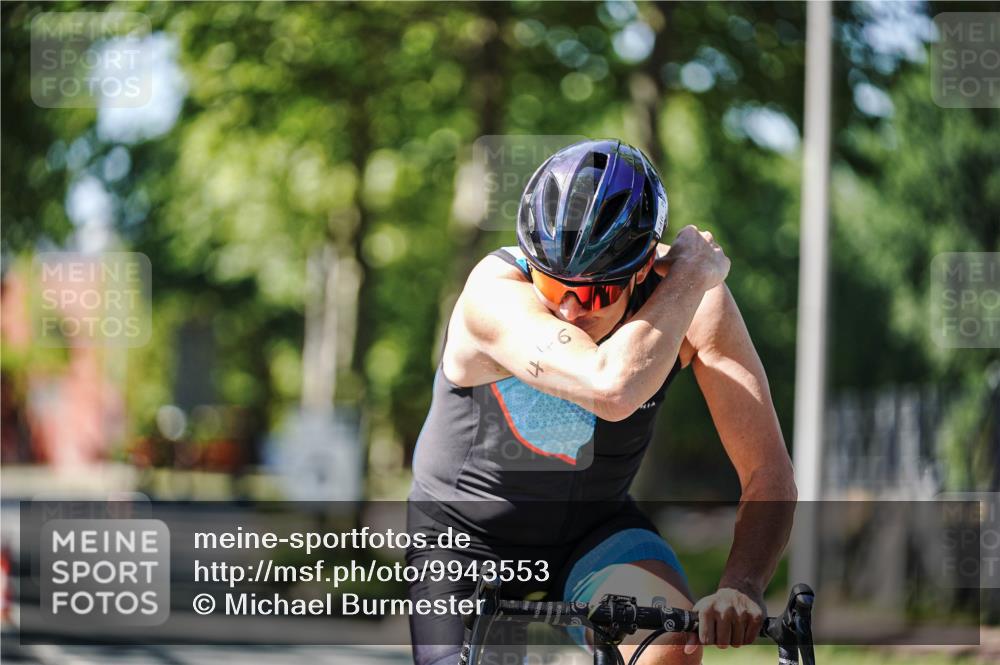 09.08.2026 - GEWOBA Citytriathlon Bremen Michael Burmester http://msf.ph/oto/9943553 09.08.2026 14:49:49 Radfahren 446, 504 meine-sportfotos.de