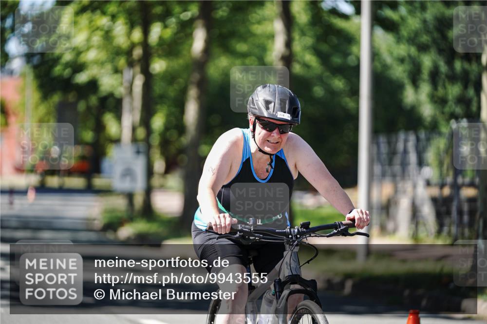 09.08.2026 - GEWOBA Citytriathlon Bremen Michael Burmester http://msf.ph/oto/9943555 09.08.2026 14:49:53 Radfahren 446, 504 meine-sportfotos.de