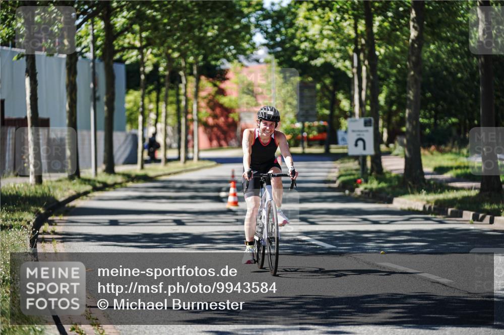 09.08.2026 - GEWOBA Citytriathlon Bremen Michael Burmester http://msf.ph/oto/9943584 09.08.2026 14:54:32 Radfahren 251 meine-sportfotos.de