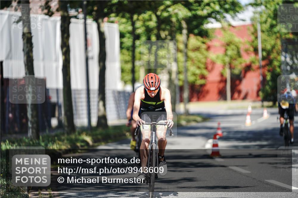 09.08.2026 - GEWOBA Citytriathlon Bremen Michael Burmester http://msf.ph/oto/9943609 09.08.2026 10:18:01 Radfahren 282, 285 meine-sportfotos.de