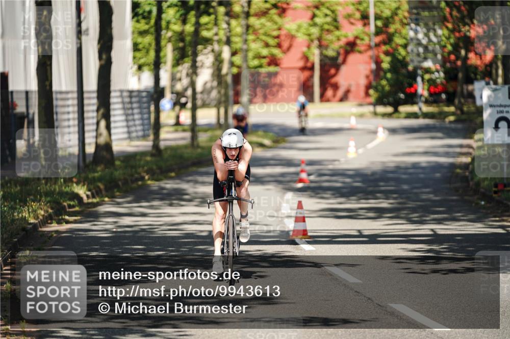 09.08.2026 - GEWOBA Citytriathlon Bremen Michael Burmester http://msf.ph/oto/9943613 09.08.2026 10:18:28 Radfahren 302, 306 meine-sportfotos.de