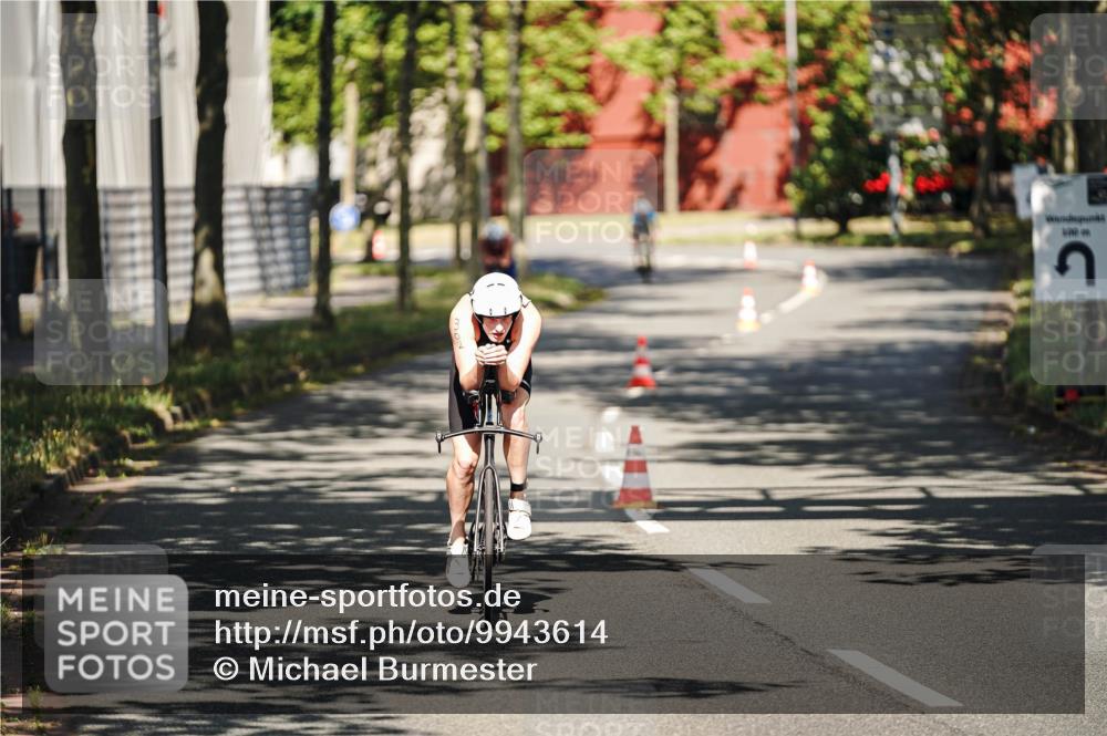09.08.2026 - GEWOBA Citytriathlon Bremen Michael Burmester http://msf.ph/oto/9943614 09.08.2026 10:18:28 Radfahren 302, 306 meine-sportfotos.de