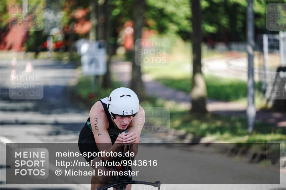 09.08.2026 - GEWOBA Citytriathlon Bremen Michael Burmester http://msf.ph/oto/9943616 09.08.2026 10:18:29 Radfahren 302, 306 meine-sportfotos.de