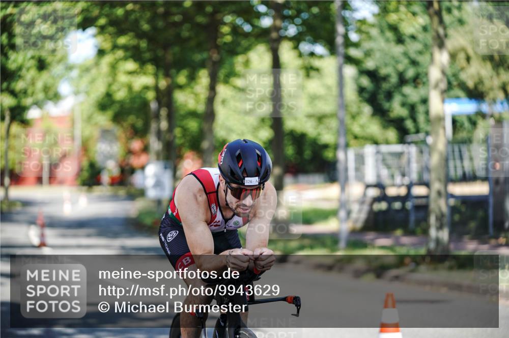 09.08.2026 - GEWOBA Citytriathlon Bremen Michael Burmester http://msf.ph/oto/9943629 09.08.2026 10:20:05 Radfahren 326, 386 meine-sportfotos.de
