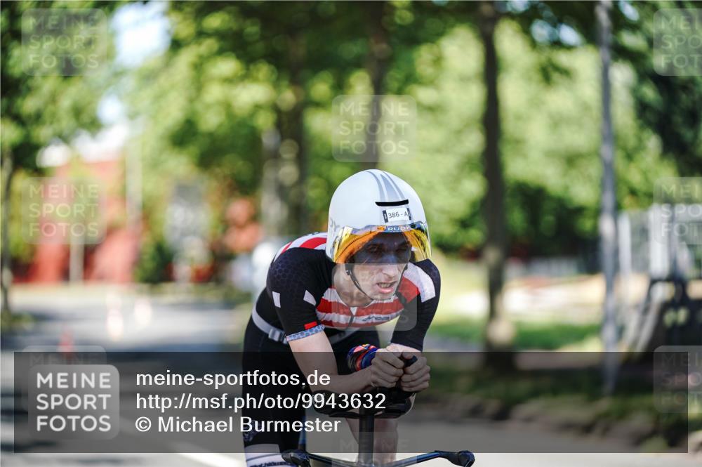 09.08.2026 - GEWOBA Citytriathlon Bremen Michael Burmester http://msf.ph/oto/9943632 09.08.2026 10:20:10 Radfahren 326, 386 meine-sportfotos.de