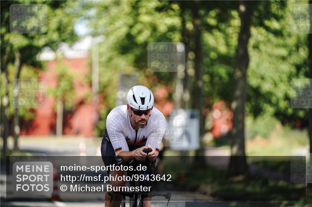 09.08.2026 - GEWOBA Citytriathlon Bremen Michael Burmester http://msf.ph/oto/9943642 09.08.2026 10:22:21 Radfahren 387 meine-sportfotos.de