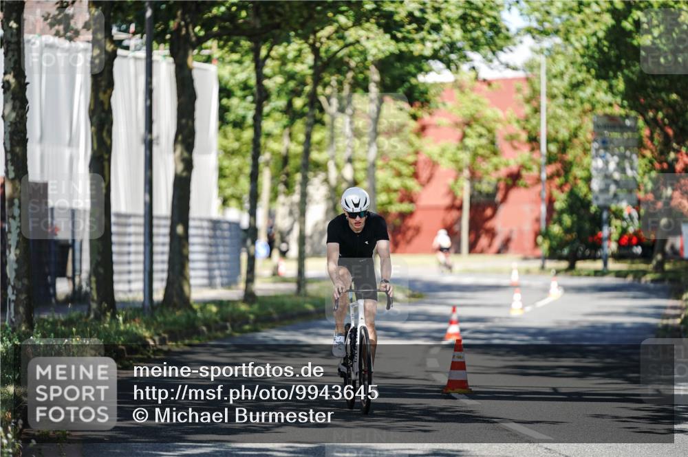 09.08.2026 - GEWOBA Citytriathlon Bremen Michael Burmester http://msf.ph/oto/9943645 09.08.2026 10:22:41 Radfahren 310 meine-sportfotos.de