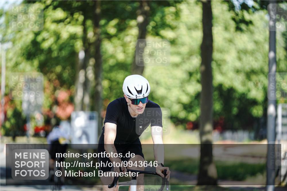 09.08.2026 - GEWOBA Citytriathlon Bremen Michael Burmester http://msf.ph/oto/9943646 09.08.2026 10:22:43 Radfahren 310 meine-sportfotos.de