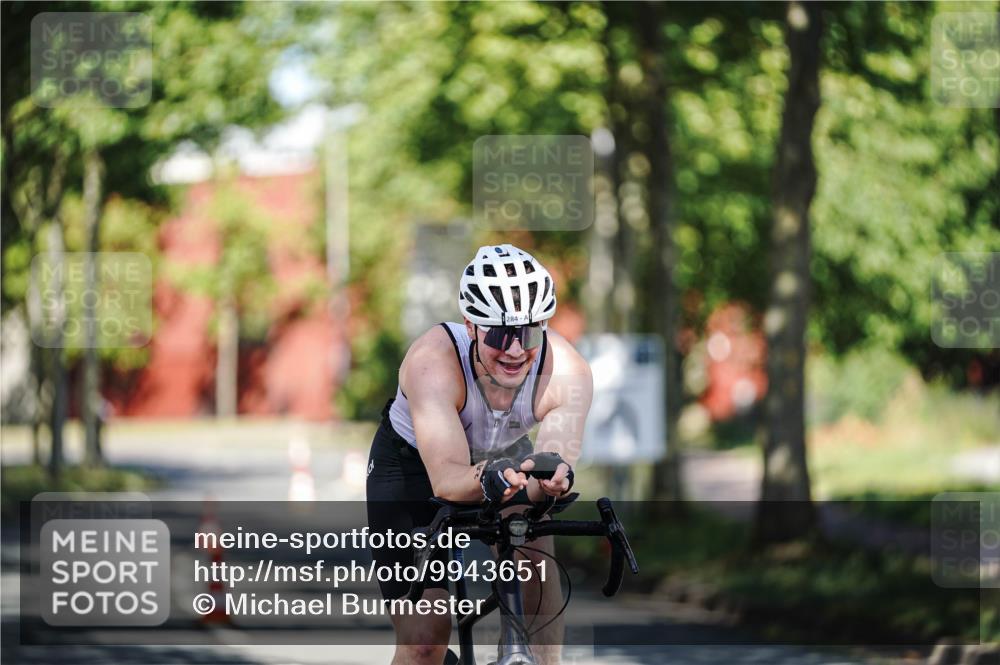 09.08.2026 - GEWOBA Citytriathlon Bremen Michael Burmester http://msf.ph/oto/9943651 09.08.2026 10:23:09 Radfahren 284, 308 meine-sportfotos.de