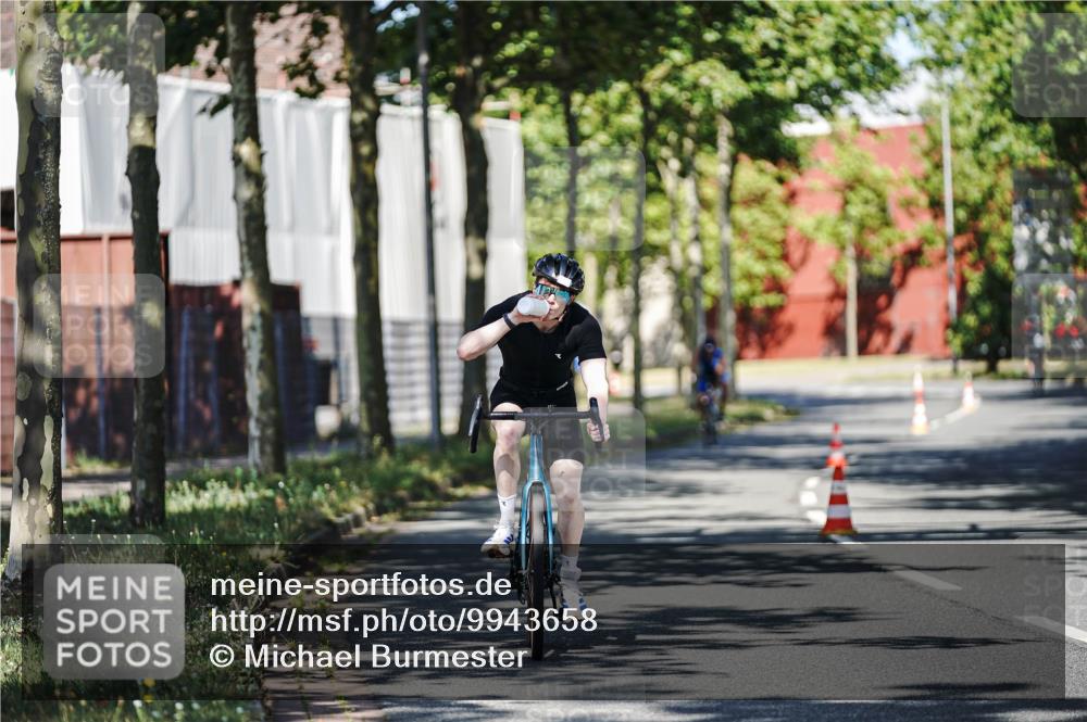 09.08.2026 - GEWOBA Citytriathlon Bremen Michael Burmester http://msf.ph/oto/9943658 09.08.2026 10:24:25 Radfahren 286, 297, 393 meine-sportfotos.de