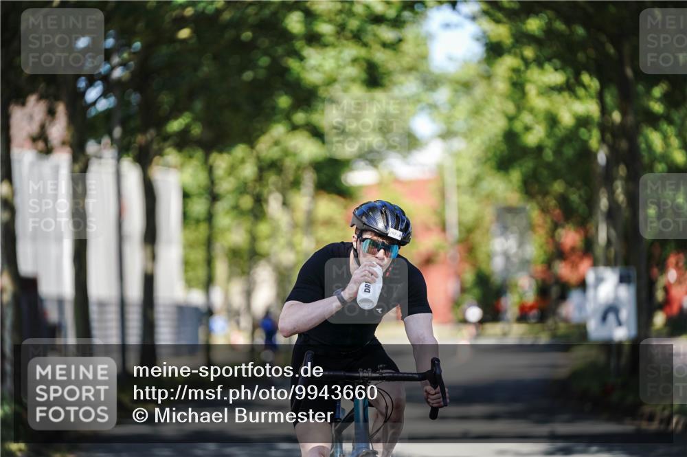 09.08.2026 - GEWOBA Citytriathlon Bremen Michael Burmester http://msf.ph/oto/9943660 09.08.2026 10:24:26 Radfahren 286, 297, 393 meine-sportfotos.de