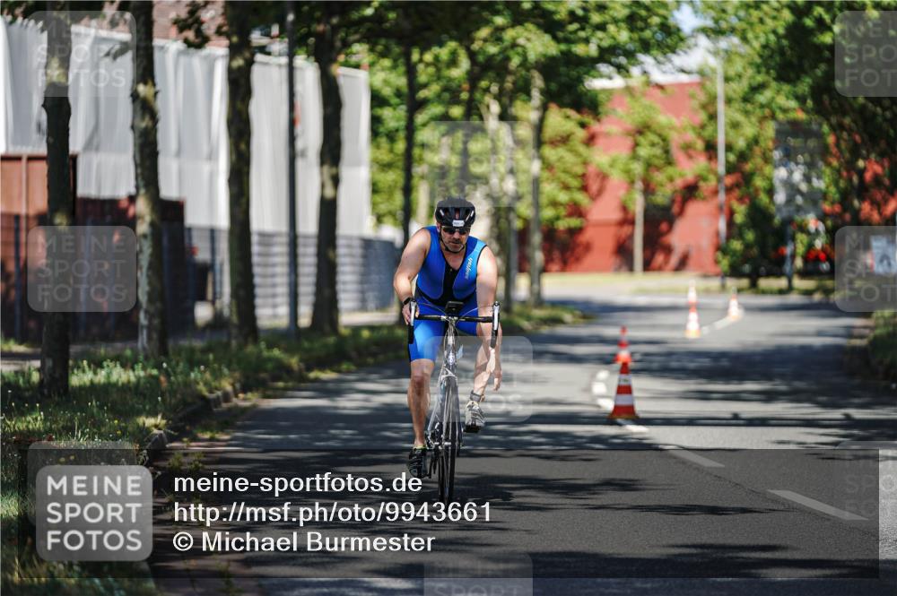 09.08.2026 - GEWOBA Citytriathlon Bremen Michael Burmester http://msf.ph/oto/9943661 09.08.2026 10:24:31 Radfahren 286, 297, 393 meine-sportfotos.de