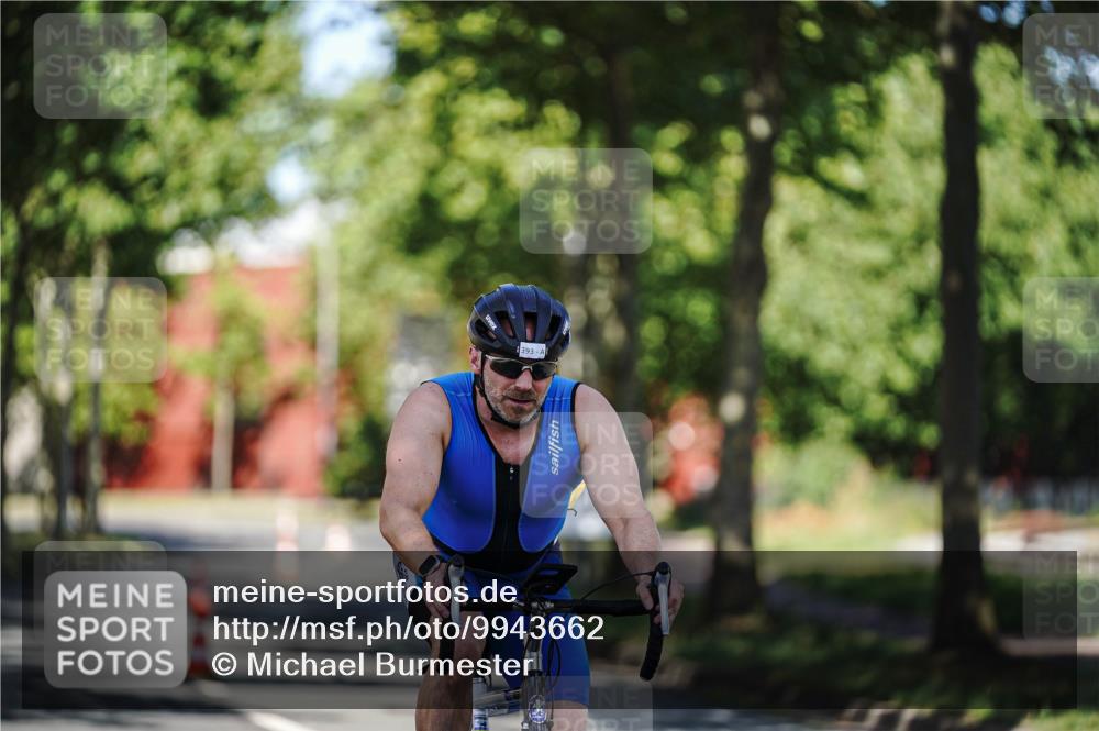 09.08.2026 - GEWOBA Citytriathlon Bremen Michael Burmester http://msf.ph/oto/9943662 09.08.2026 10:24:32 Radfahren 286, 297, 393 meine-sportfotos.de