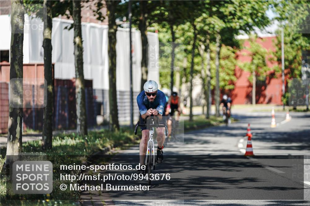 09.08.2026 - GEWOBA Citytriathlon Bremen Michael Burmester http://msf.ph/oto/9943676 09.08.2026 10:25:17 Radfahren 323, 360, 377, 427 meine-sportfotos.de