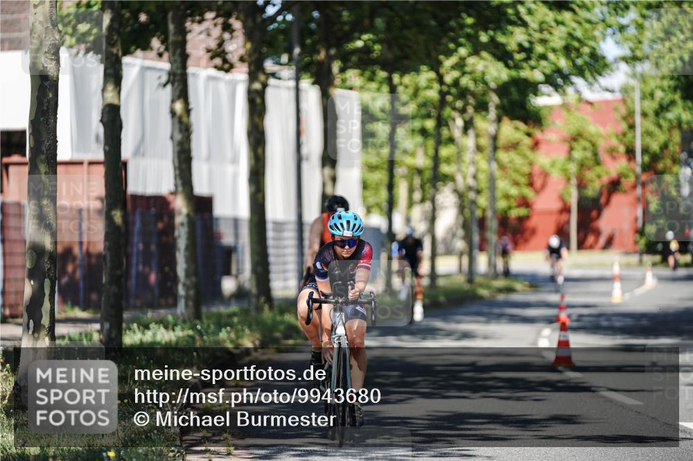 09.08.2026 - GEWOBA Citytriathlon Bremen Michael Burmester http://msf.ph/oto/9943680 09.08.2026 10:25:20 Radfahren 301, 323, 360, 377, 427 meine-sportfotos.de