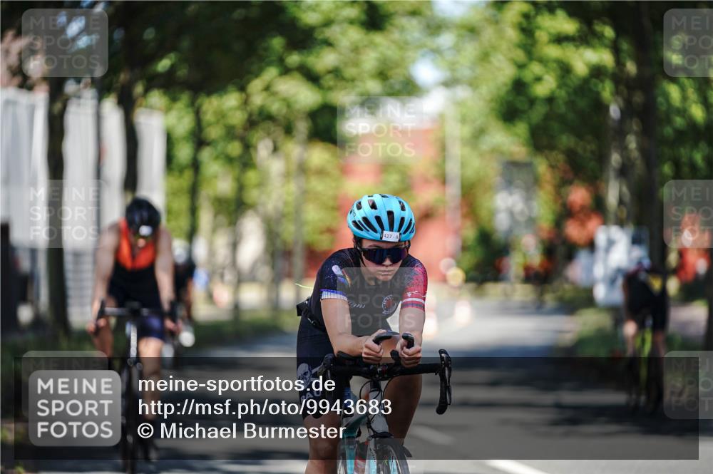 09.08.2026 - GEWOBA Citytriathlon Bremen Michael Burmester http://msf.ph/oto/9943683 09.08.2026 10:25:21 Radfahren 301, 323, 360, 377, 427 meine-sportfotos.de