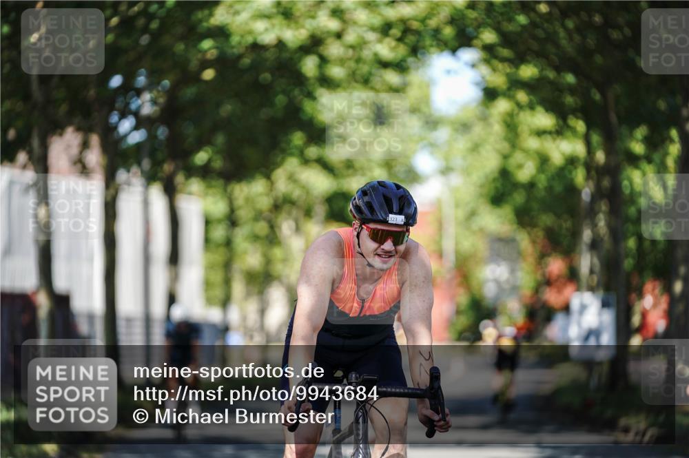 09.08.2026 - GEWOBA Citytriathlon Bremen Michael Burmester http://msf.ph/oto/9943684 09.08.2026 10:25:22 Radfahren 301, 323, 336, 360, 377, 427 meine-sportfotos.de