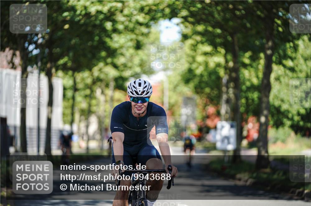 09.08.2026 - GEWOBA Citytriathlon Bremen Michael Burmester http://msf.ph/oto/9943688 09.08.2026 10:25:25 Radfahren 301, 323, 336, 345, 360, 377, 427 meine-sportfotos.de