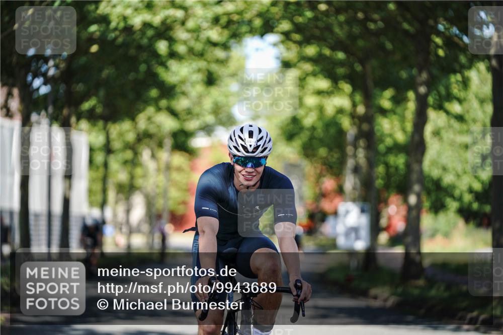 09.08.2026 - GEWOBA Citytriathlon Bremen Michael Burmester http://msf.ph/oto/9943689 09.08.2026 10:25:25 Radfahren 301, 323, 336, 345, 360, 377, 427 meine-sportfotos.de