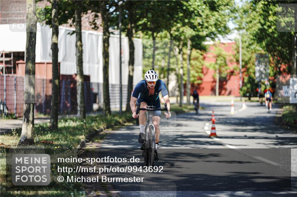 09.08.2026 - GEWOBA Citytriathlon Bremen Michael Burmester http://msf.ph/oto/9943692 09.08.2026 10:25:29 Radfahren 301, 323, 336, 345, 360, 376, 427 meine-sportfotos.de