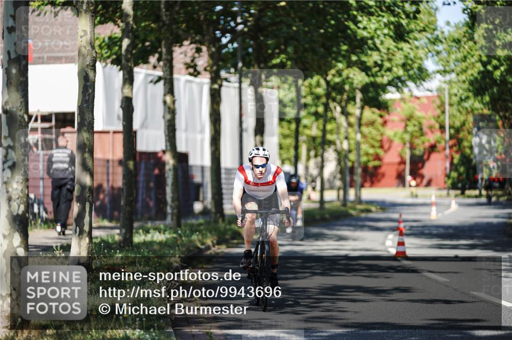 09.08.2026 - GEWOBA Citytriathlon Bremen Michael Burmester http://msf.ph/oto/9943696 09.08.2026 10:25:32 Radfahren 301, 323, 336, 345, 360, 376, 427 meine-sportfotos.de