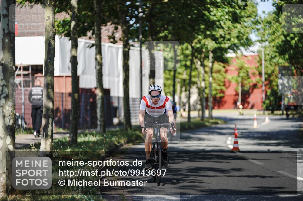 09.08.2026 - GEWOBA Citytriathlon Bremen Michael Burmester http://msf.ph/oto/9943697 09.08.2026 10:25:32 Radfahren 301, 323, 336, 345, 360, 376, 427 meine-sportfotos.de