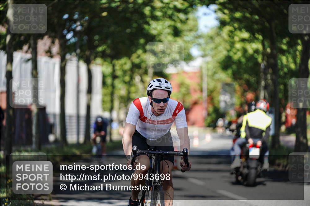 09.08.2026 - GEWOBA Citytriathlon Bremen Michael Burmester http://msf.ph/oto/9943698 09.08.2026 10:25:33 Radfahren 301, 323, 336, 345, 376, 427 meine-sportfotos.de