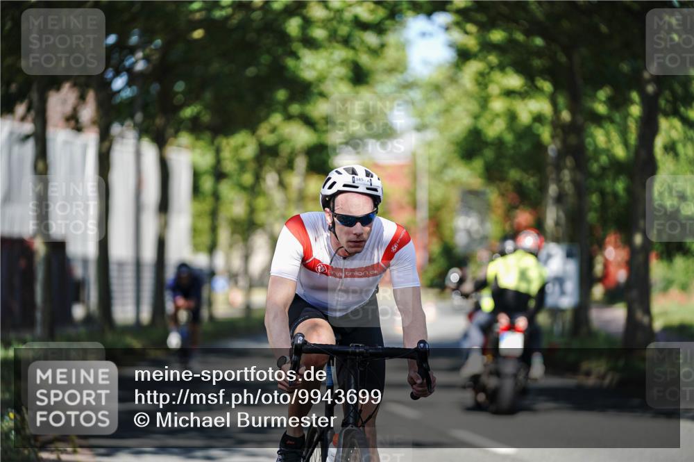09.08.2026 - GEWOBA Citytriathlon Bremen Michael Burmester http://msf.ph/oto/9943699 09.08.2026 10:25:33 Radfahren 301, 323, 336, 345, 376, 427 meine-sportfotos.de