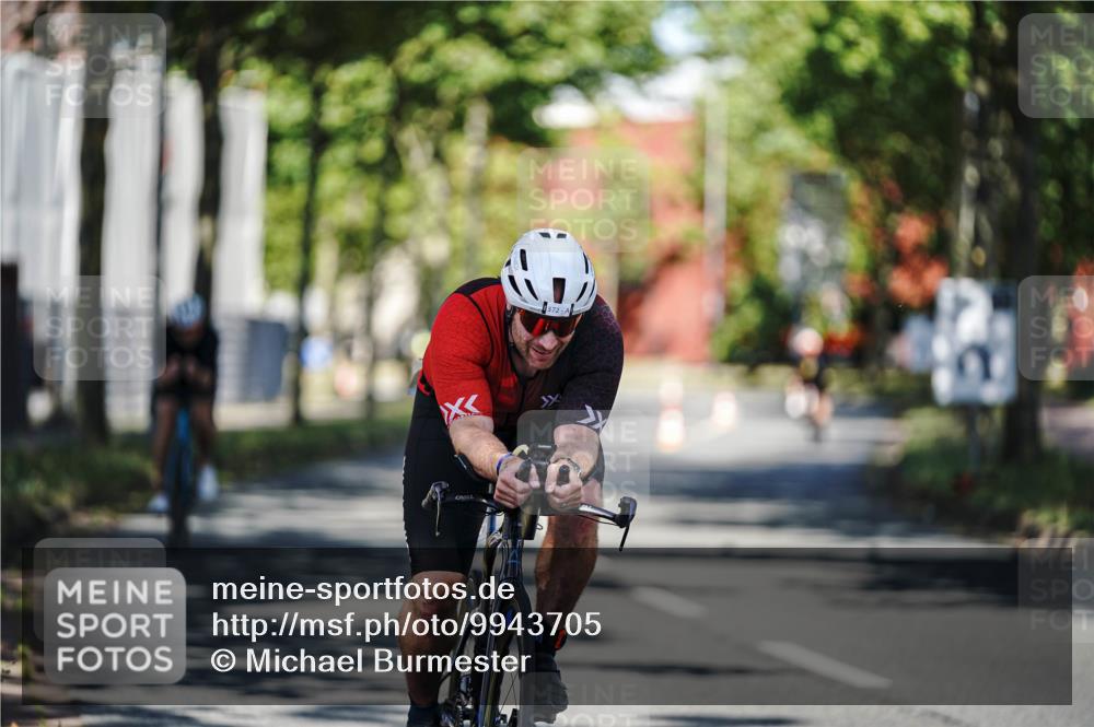 09.08.2026 - GEWOBA Citytriathlon Bremen Michael Burmester http://msf.ph/oto/9943705 09.08.2026 10:25:50 Radfahren 322, 372 meine-sportfotos.de