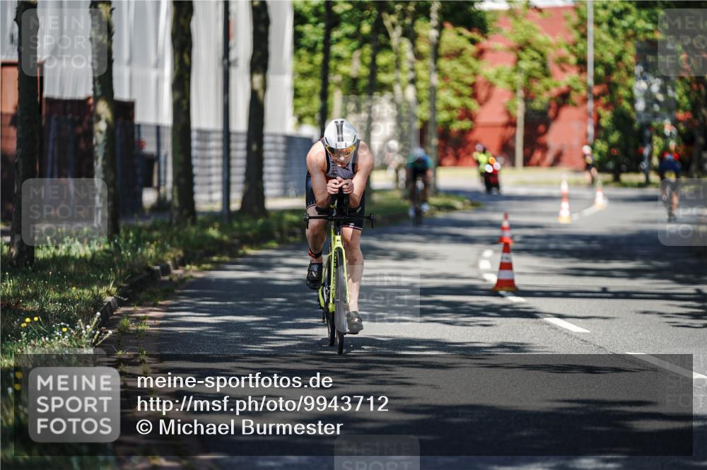 09.08.2026 - GEWOBA Citytriathlon Bremen Michael Burmester http://msf.ph/oto/9943712 09.08.2026 10:25:56 Radfahren 322, 372, 389, 416 meine-sportfotos.de