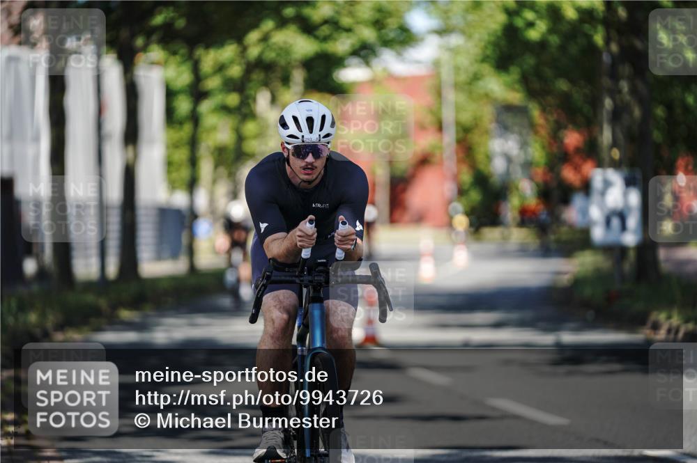 09.08.2026 - GEWOBA Citytriathlon Bremen Michael Burmester http://msf.ph/oto/9943726 09.08.2026 10:26:18 Radfahren 293, 318, 378, 398 meine-sportfotos.de