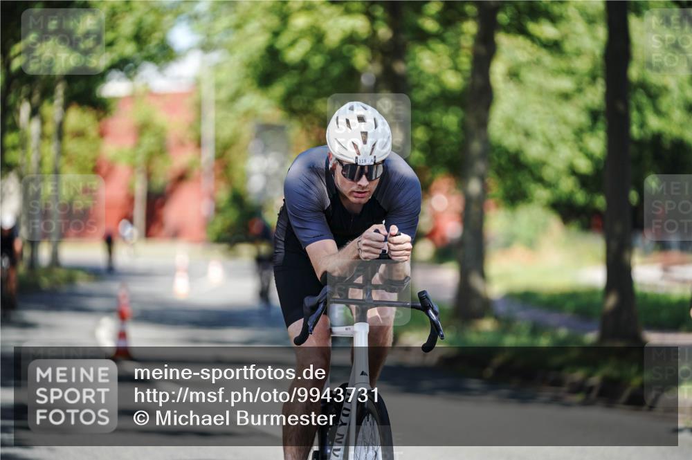 09.08.2026 - GEWOBA Citytriathlon Bremen Michael Burmester http://msf.ph/oto/9943731 09.08.2026 10:26:23 Radfahren 293, 318, 378, 398, 402 meine-sportfotos.de