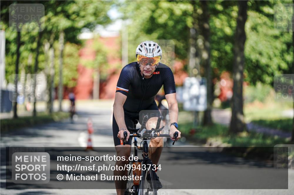 09.08.2026 - GEWOBA Citytriathlon Bremen Michael Burmester http://msf.ph/oto/9943734 09.08.2026 10:26:27 Radfahren 293, 318, 378, 383, 398, 402 meine-sportfotos.de
