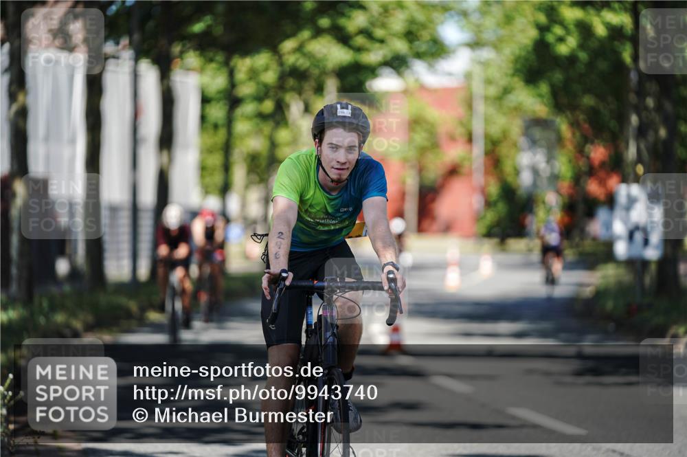 09.08.2026 - GEWOBA Citytriathlon Bremen Michael Burmester http://msf.ph/oto/9943740 09.08.2026 10:26:41 Radfahren 296, 319, 383, 463 meine-sportfotos.de