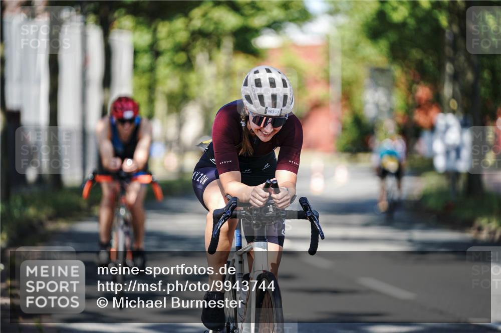 09.08.2026 - GEWOBA Citytriathlon Bremen Michael Burmester http://msf.ph/oto/9943744 09.08.2026 10:26:43 Radfahren 290, 296, 319, 383, 463 meine-sportfotos.de
