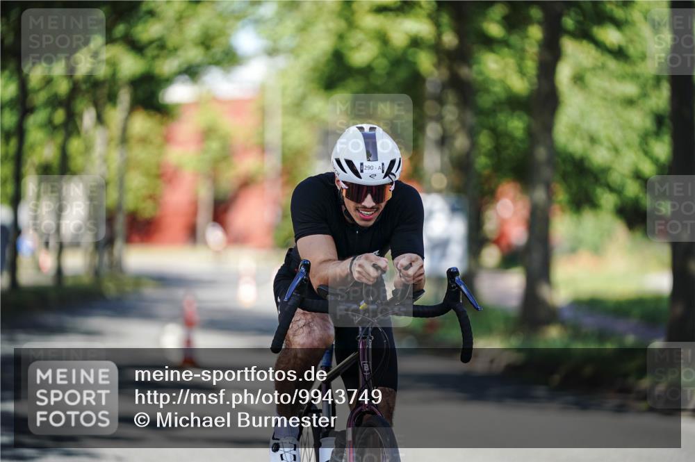 09.08.2026 - GEWOBA Citytriathlon Bremen Michael Burmester http://msf.ph/oto/9943749 09.08.2026 10:26:49 Radfahren 290, 296, 315, 319, 463 meine-sportfotos.de